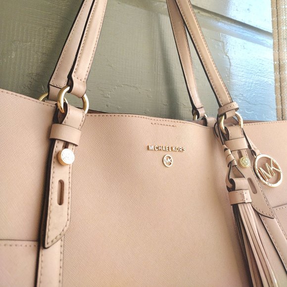 Michael Kors Handbag - Picture 2 of 2
